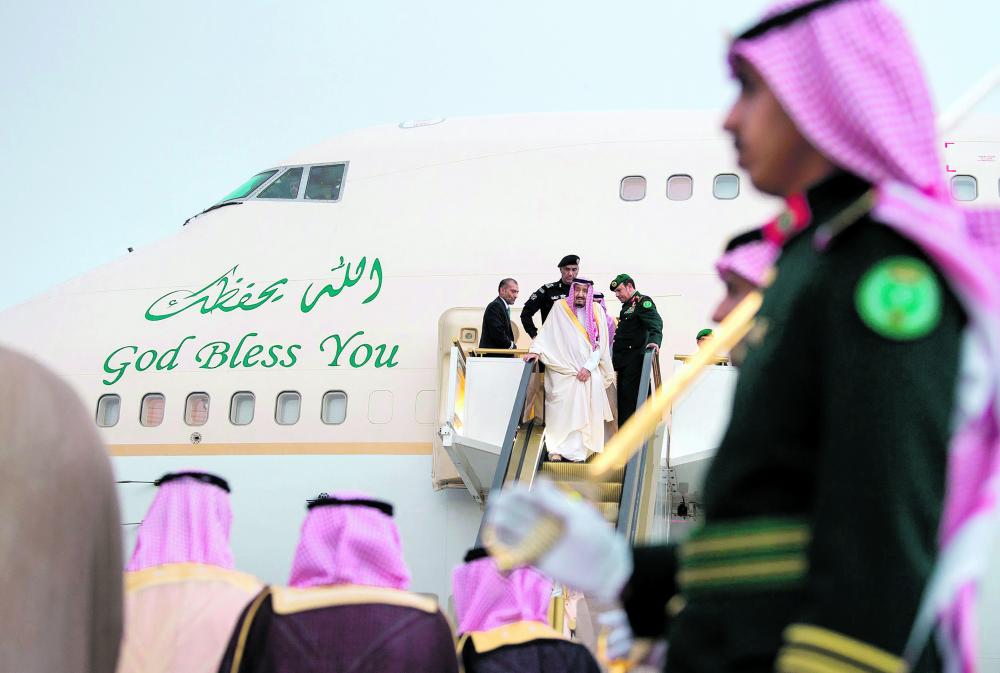 خادم الحرمين الشريفين يصل إلى الرياض قادما من حائل