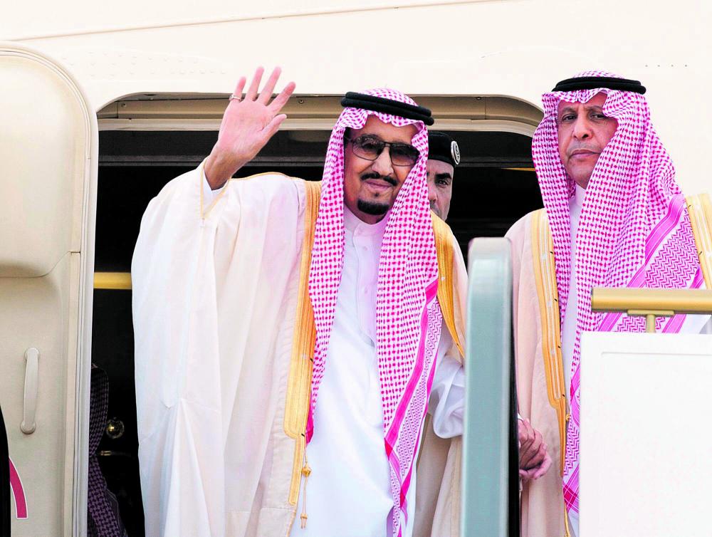 خادم الحرمين الشريفين يصل إلى الرياض قادما من حائل