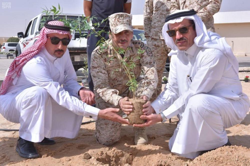تدشين مشروع تشجير مبنى المكافحة بالأحساء
