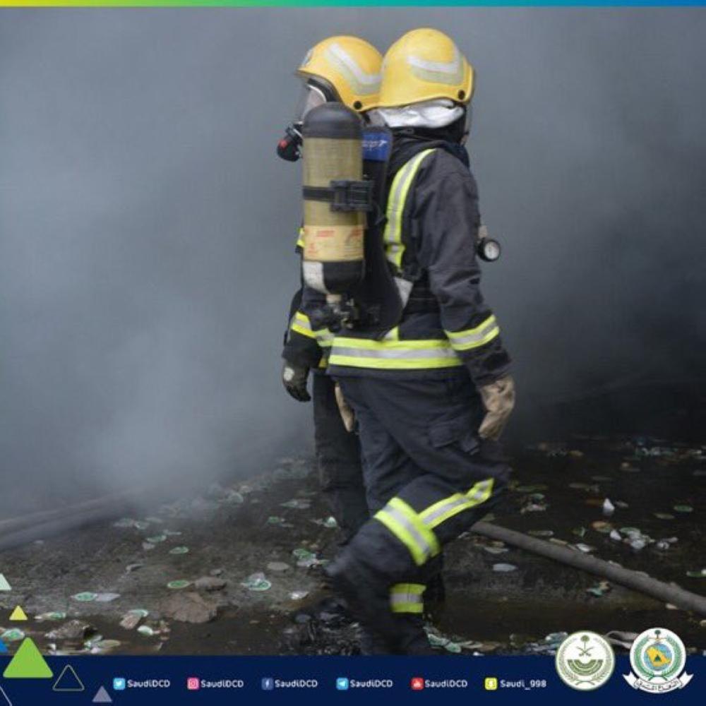 حريق فى مستودع مرطبات بجدة