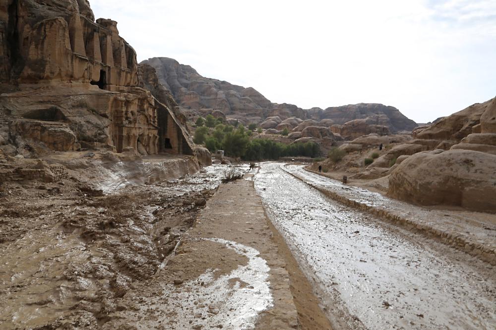 العثور على جثة طفلة مفقودة في سيول الأردن