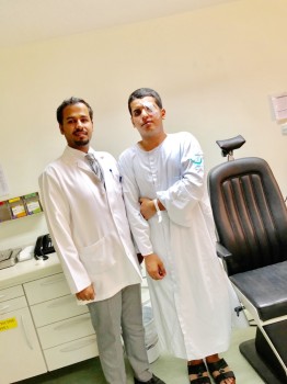 إنجاز طبي لاستشاري عيون استخدم قرنية واحدة لمريضين
