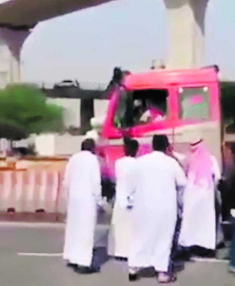 صهريج يصدم 16 سيارة بـ «دائري الرياض»
