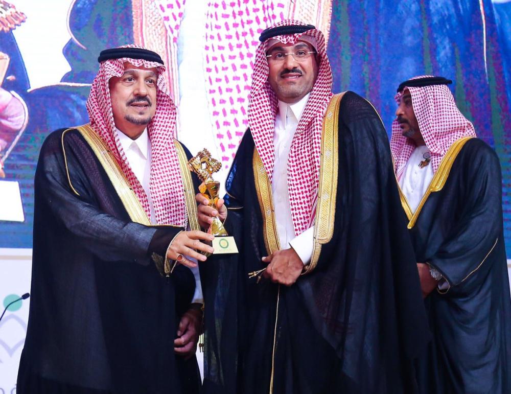 أمير الرياض يرعى ملتقى العطاء العربي