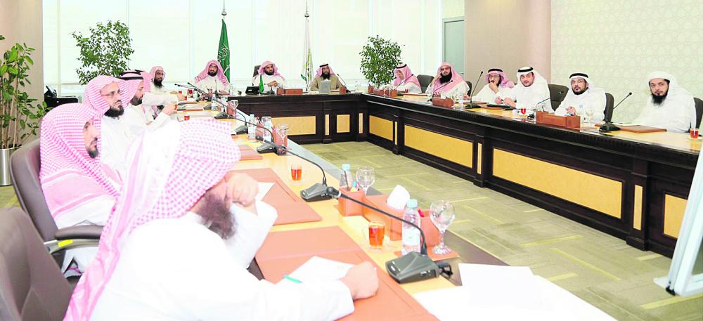 بحث هيكلة «الشؤون الإسلامية» لمواكبة رؤية 2030