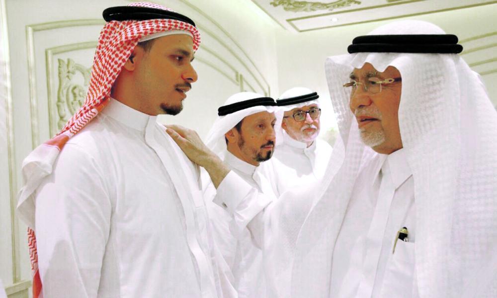 جموع المعزين تتوافد على مقر عزاء «خاشقجي»