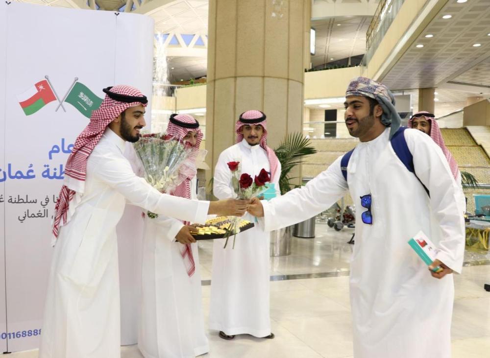 مطارات المملكة تحتفل باليوم الوطني العُماني