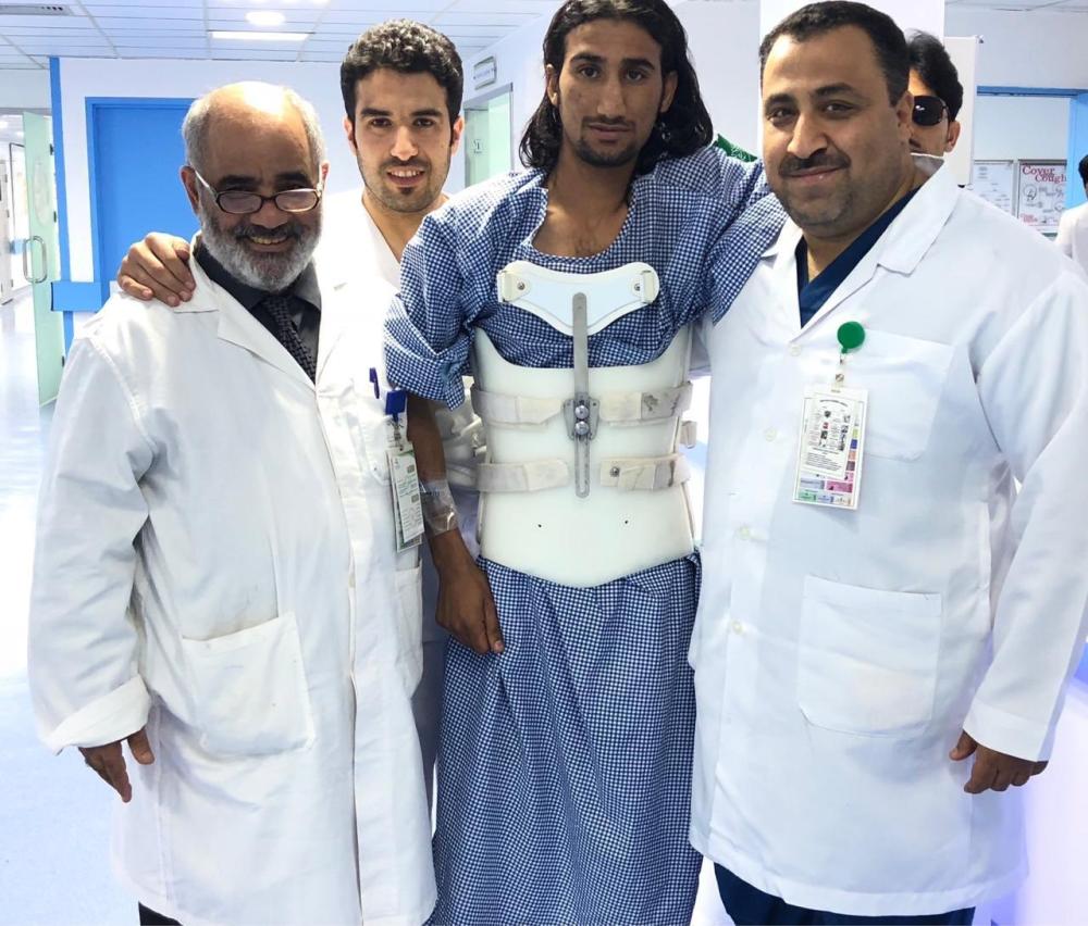 جراحة دقيقة تعيد الحركة لشاب بحفر الباطن