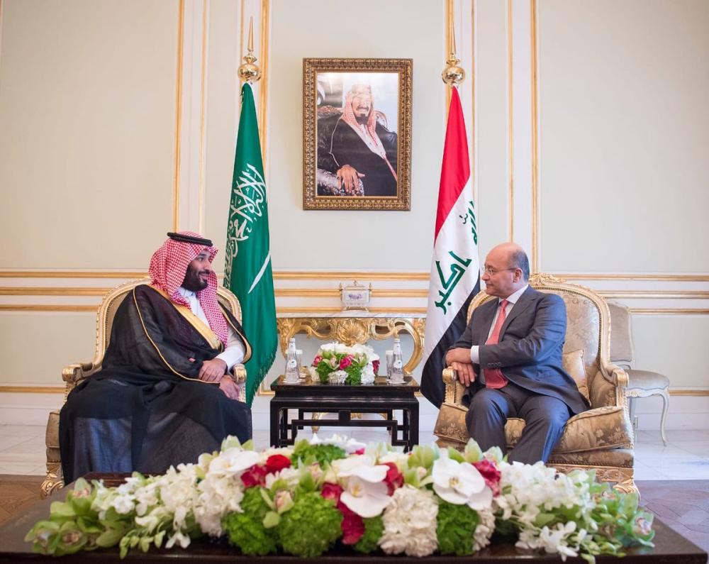 ولي العهد يبحث أوضاع المنطقة مع رئيس العراق 