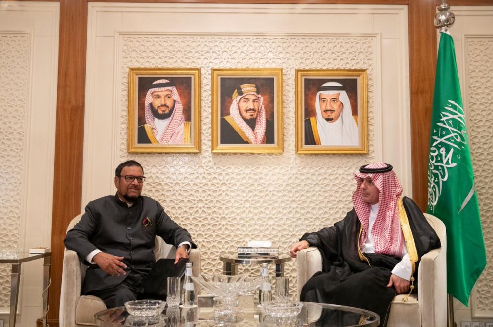 الجبير يستقبل رئيس الحزب الحاكم بموريشيوس