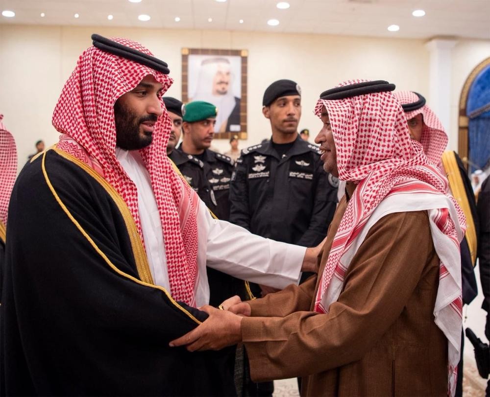 ولي العهد يلتقي أسر شهداء الواجب في تبوك