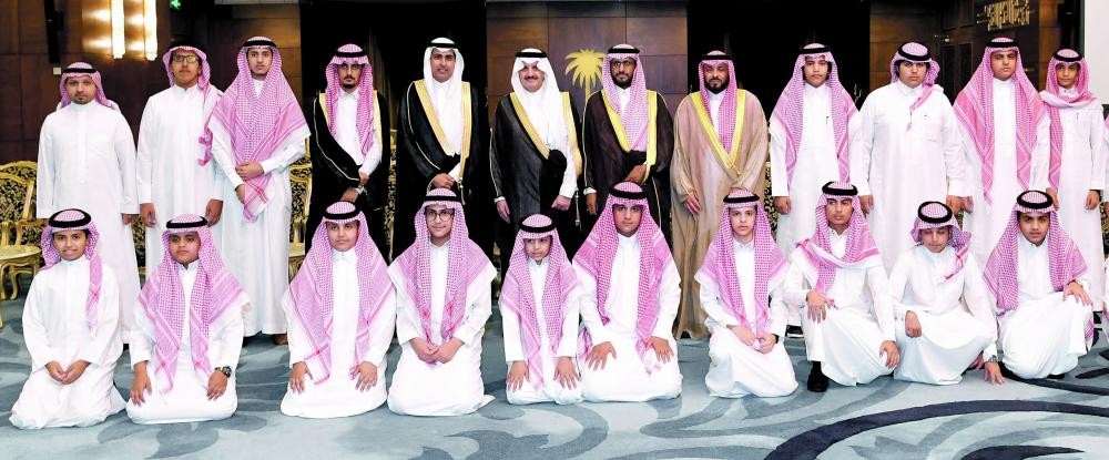 .. ويرحب بطلاب مجمع الناصرية بمحافظة بقيق
