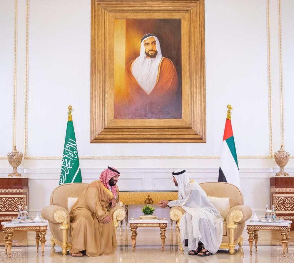 بالصور.. وصول ولي العهد إلى الإمارات