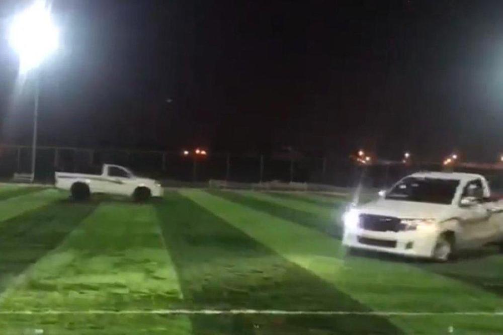 الإطاحة بمفحطي ملعب 