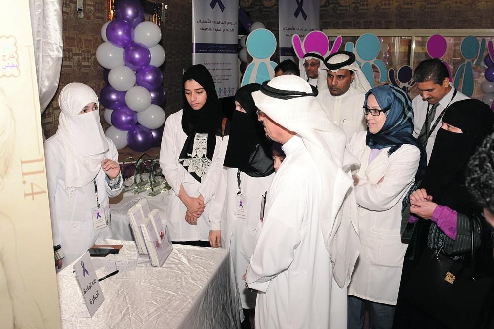 85 متخصصا بالدمام للتوعية بأمراض هشاشة العظام