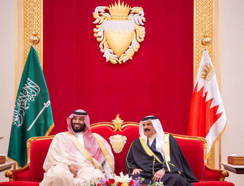 ولي العهد يعقد جلسة مباحثات مع ملك البحرين