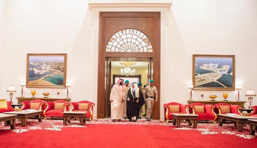 ولي العهد يعقد جلسة مباحثات مع ملك البحرين