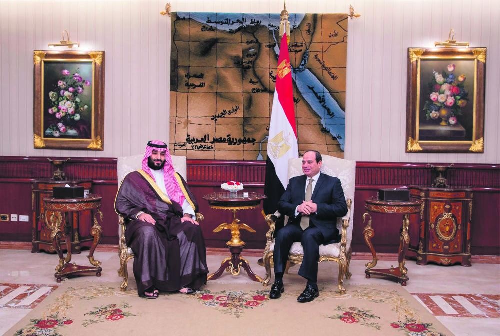 ولي العهد يصل القاهرة و «السيسي» في مقدمة مستقبليه
