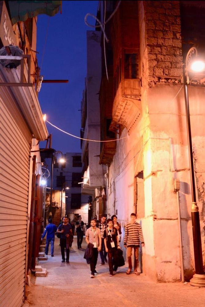 بالصور.. «تاريخية جدة» تُبهر الشباب العربي