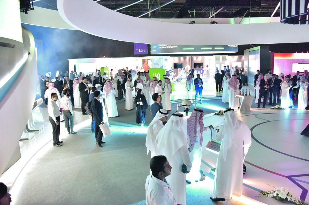 الشباب والشابات: «اكتفاء» نوع من الفرص في سوق العمل
