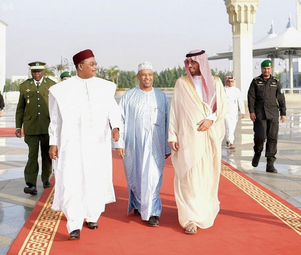 رئيس النيجر يغادر جدة