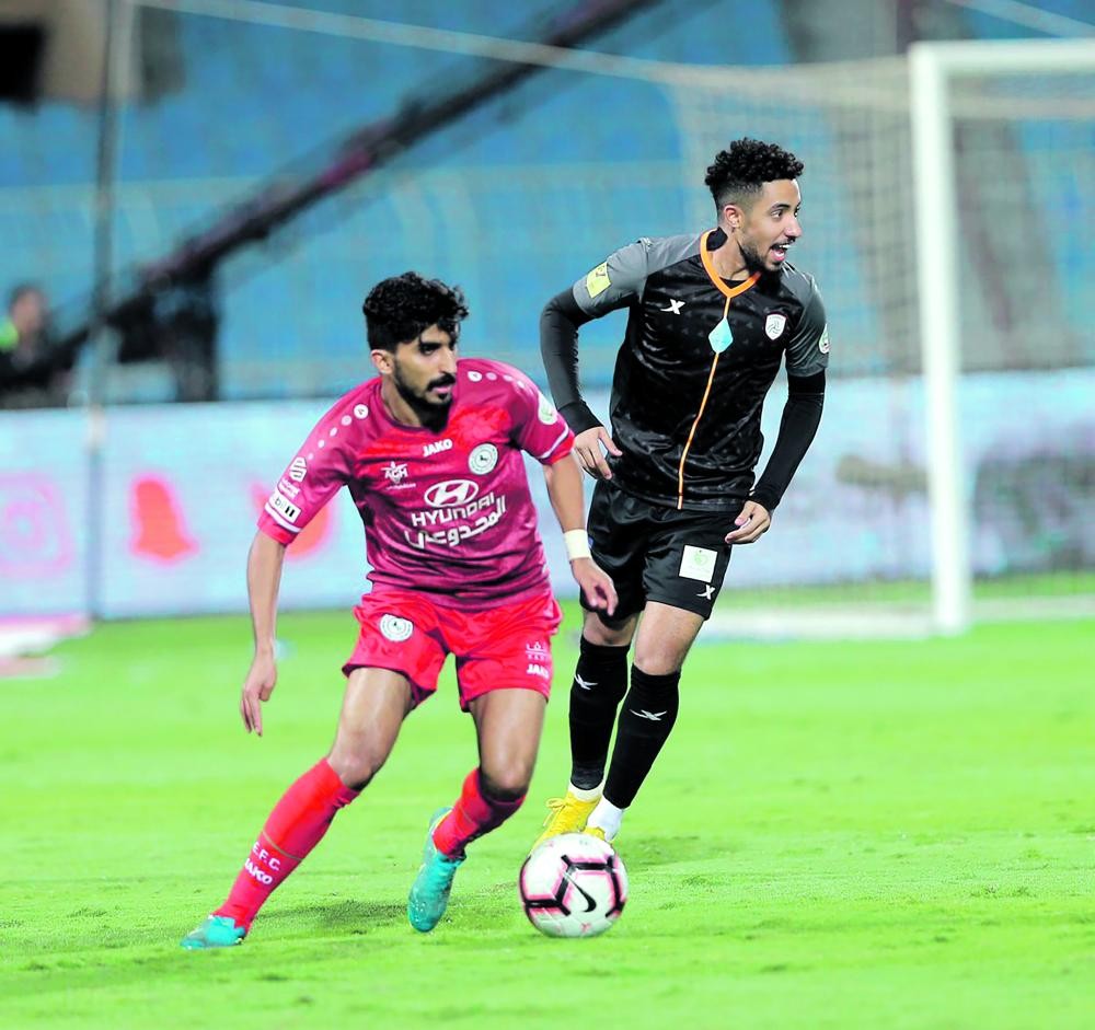الاتفاق يفرط في الفوز أمام الشباب