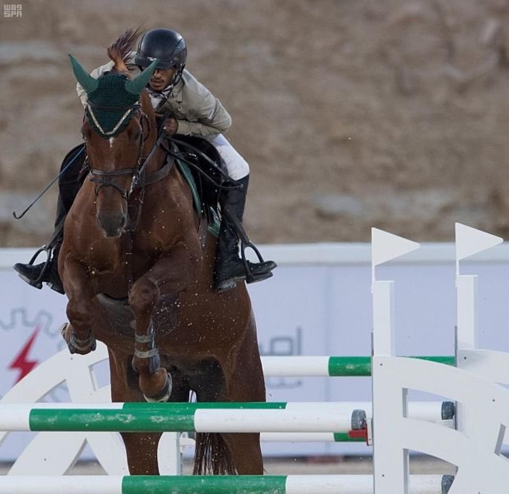 بن عميرة والخرافي والدهامي أبطال «قفز الحواجز»
