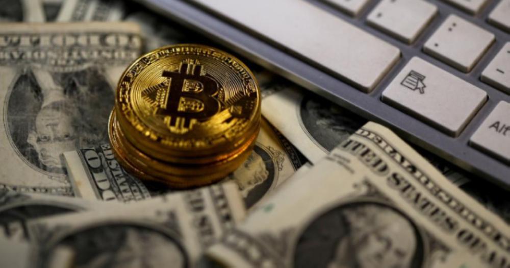 « البيتكوين» تتراجع 6ر7 %  