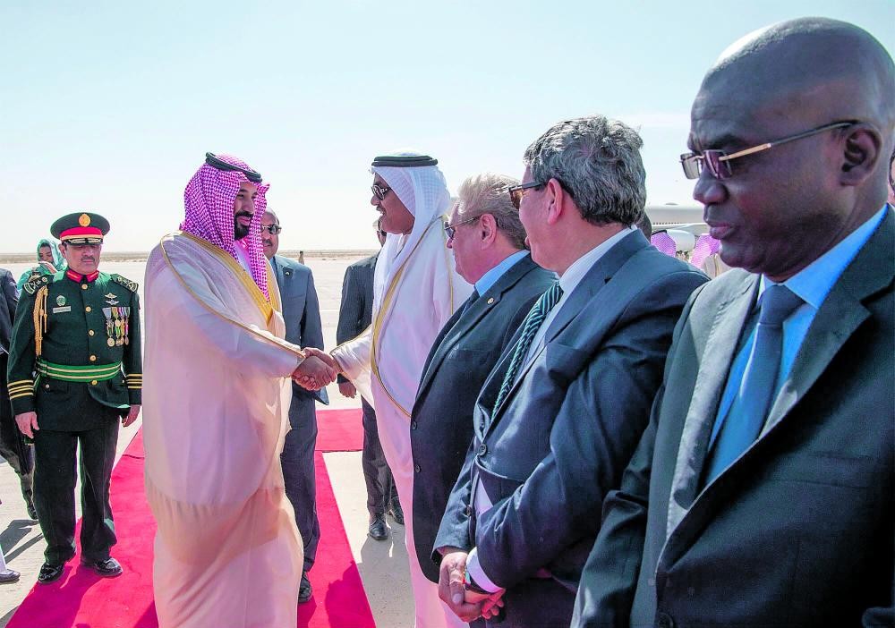 ولي العهد يستأنف جولته العربية من موريتانيا