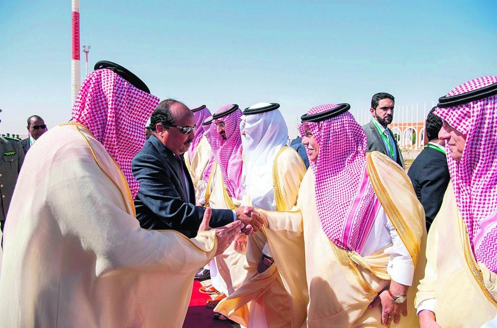 ولي العهد يستأنف جولته العربية من موريتانيا