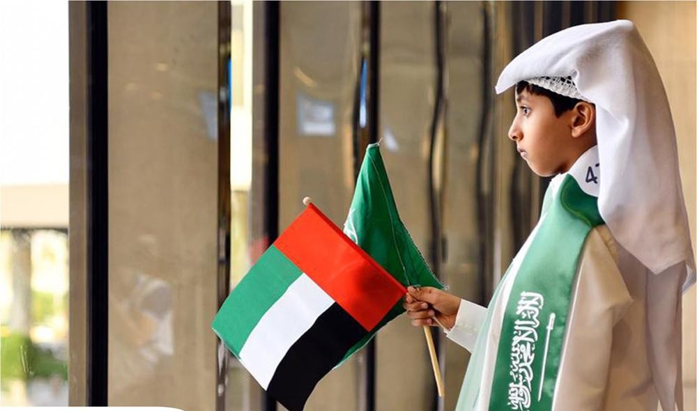 مطار الملك فهد يتزين احتفاء باليوم الوطني الإماراتي