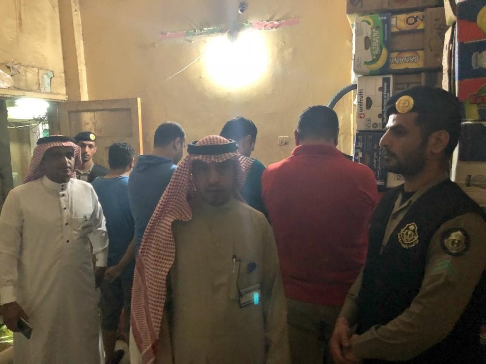ضبط منزل شعبي يخزن أطعمة فاسدة بالمدينة المنورة