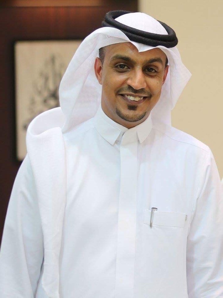 الحارثي يحصد جائزة أفضل نص مسرحي
