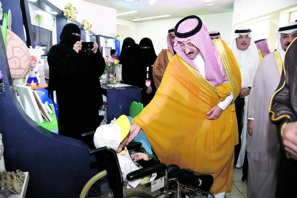 محافظ الأحساء يفتتح مهرجان ذوي الإعاقة