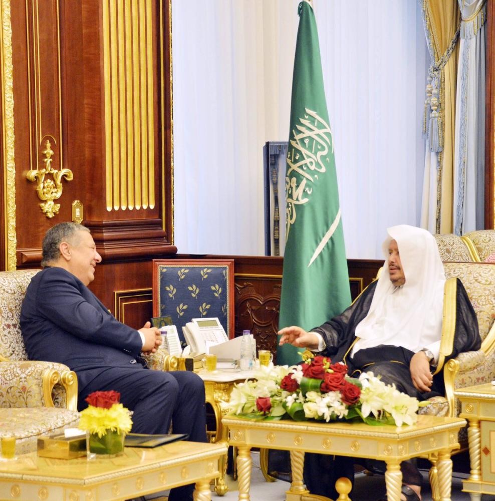 رئيس الشورى يستقبل السفير المغربي