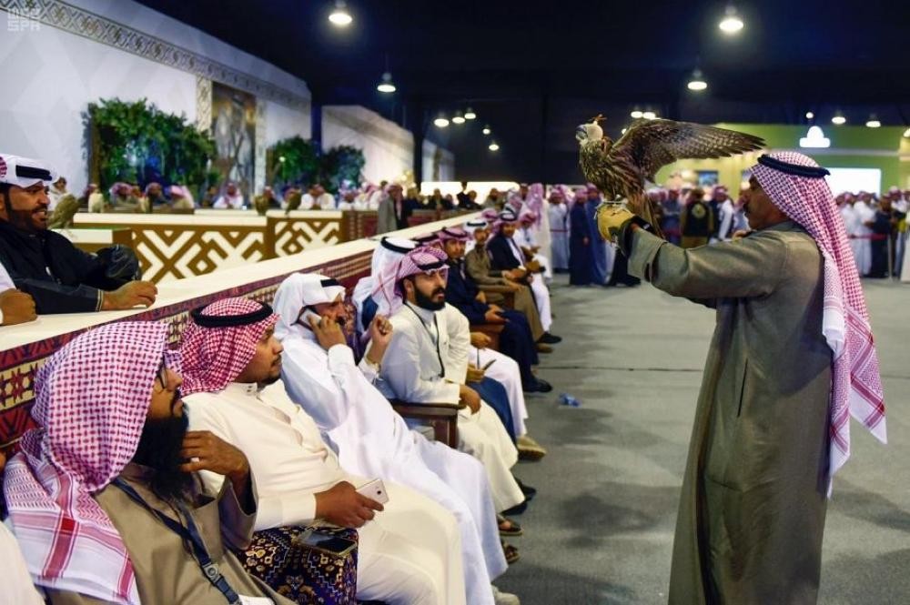 مزاد الصقور يصل لـ 27 ألف ريال