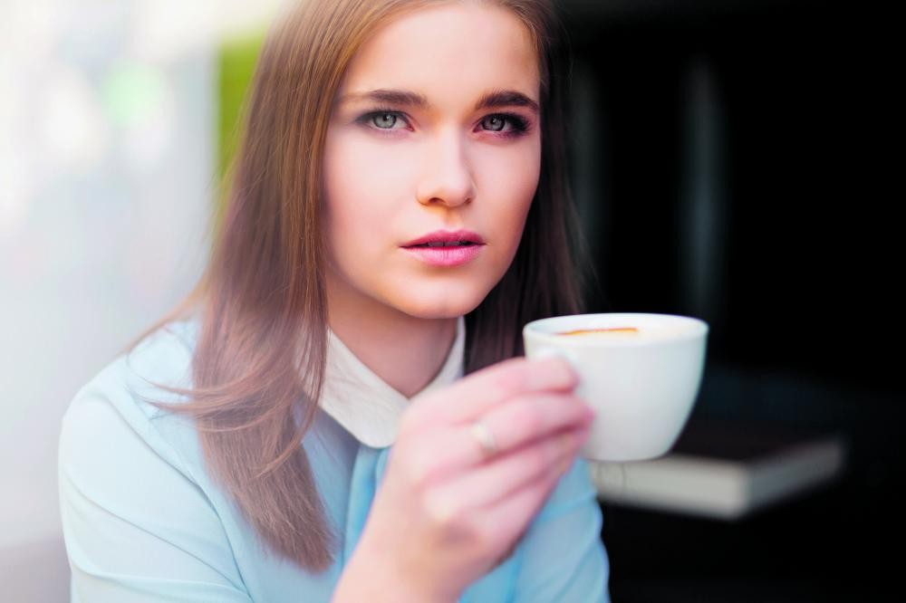الإكثار من القهوة يهدد صحة النساء