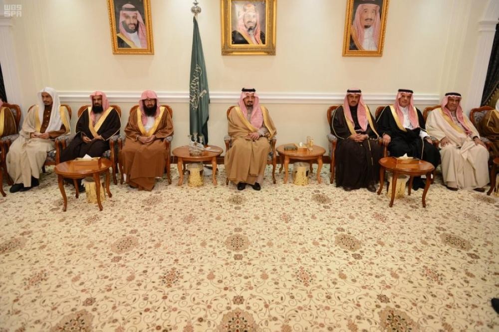 جلسة أمير عسير تناقش أهمية التطوع