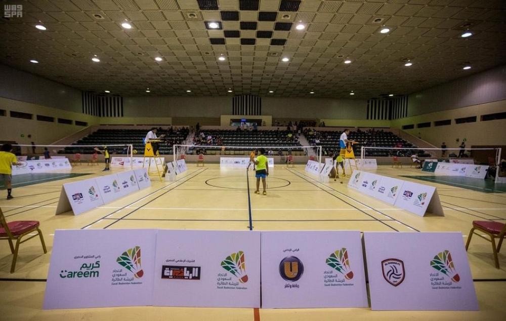 انطلاق بطولة الريشة الطائرة بالرياض