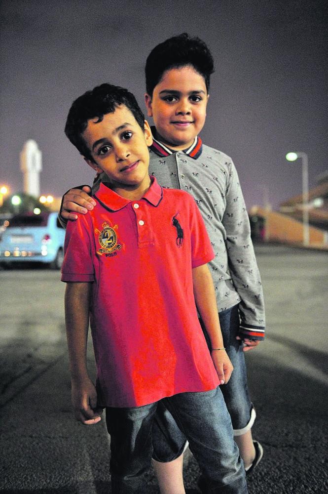 «الديربي» في عيون المدرج