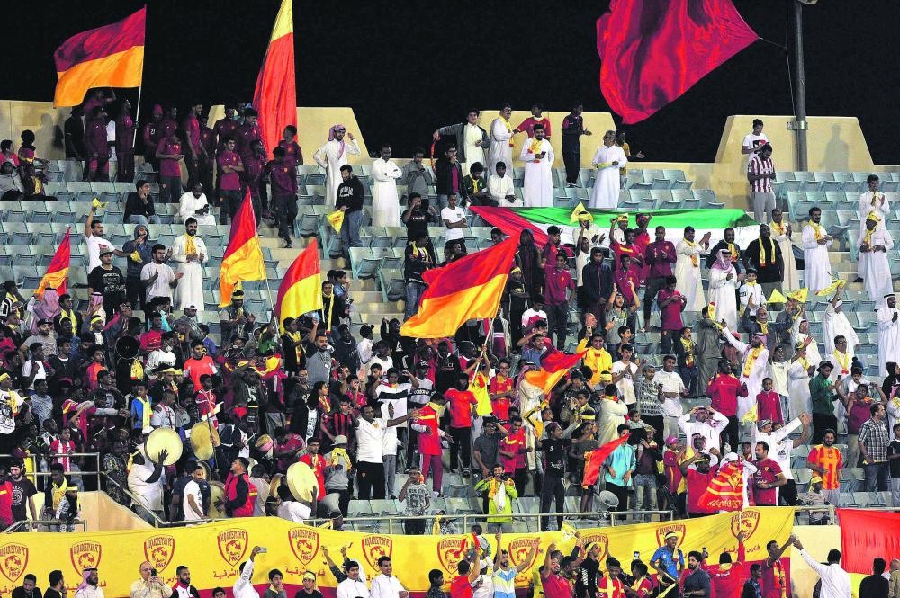 «الديربي» في عيون المدرج