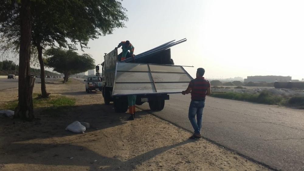رفع 65 لوحة مخالفة بالخبر