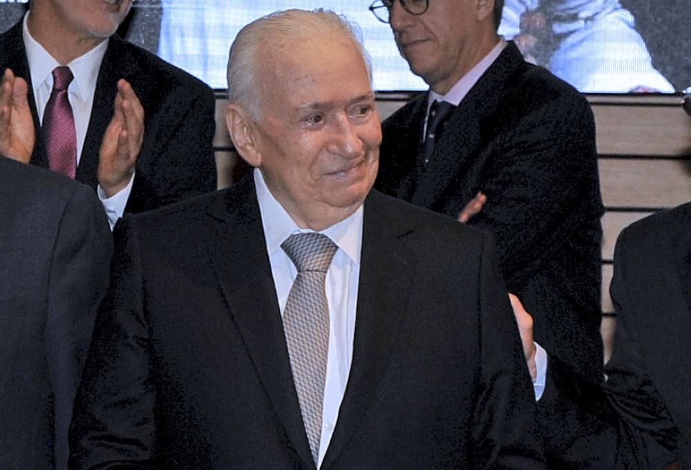 وفاة رئيس كولومبيا السابق «بيتانكور» عن عمر 95 عاما