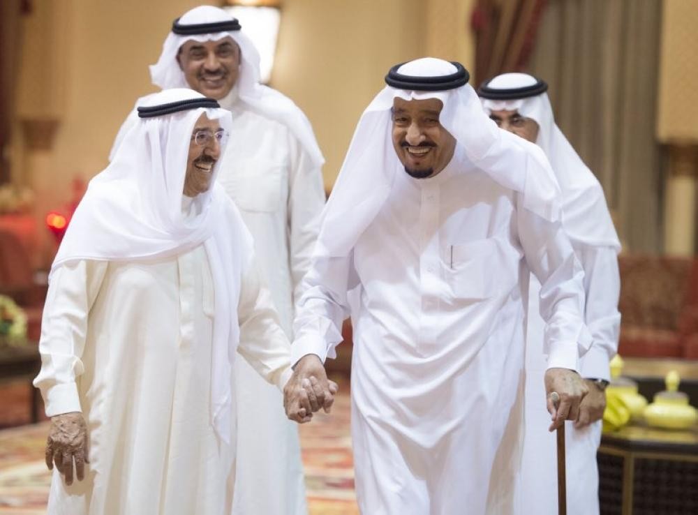 أمير الكويت يهنئ خادم الحرمين بذكرى البيعة الرابعة
