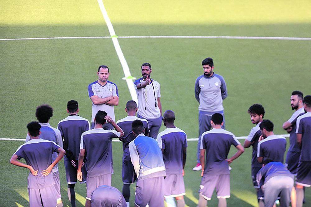 الجنوبي يجتمع مع لاعبي هجر