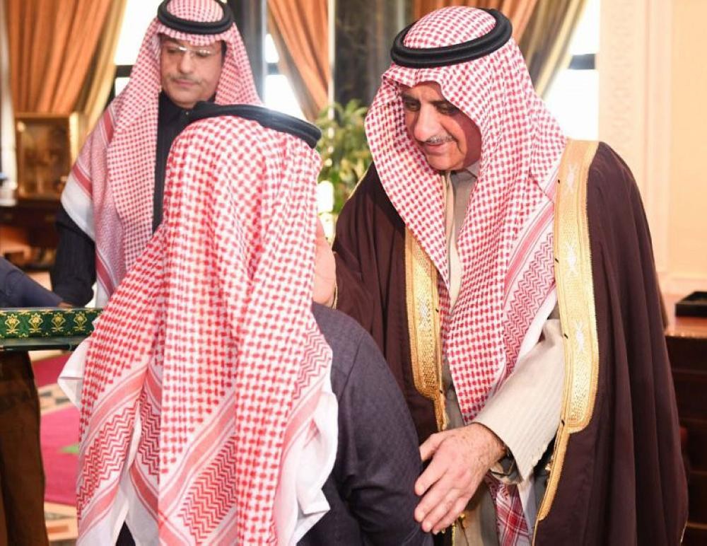 منح ذوي شهداء محمية الخنفة وسام المؤسس