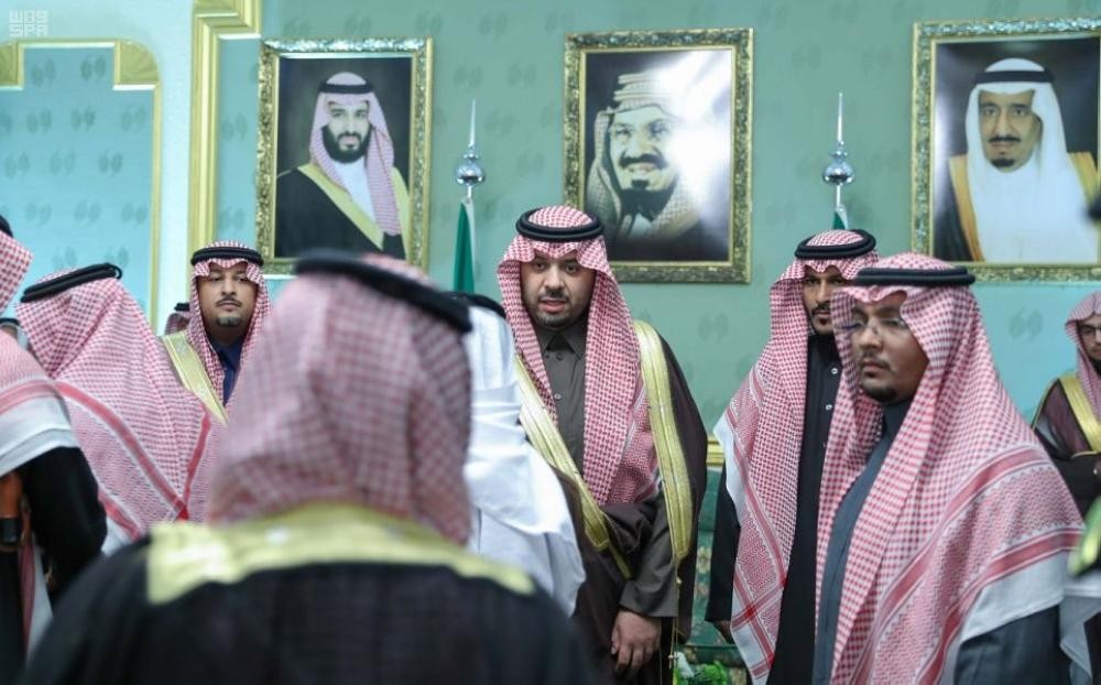 أمير الحدود الشمالية يستقبل المواطنين