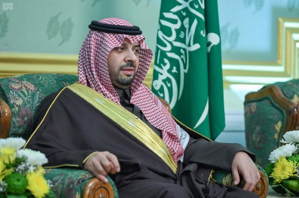 أمير الحدود الشمالية يستقبل المواطنين