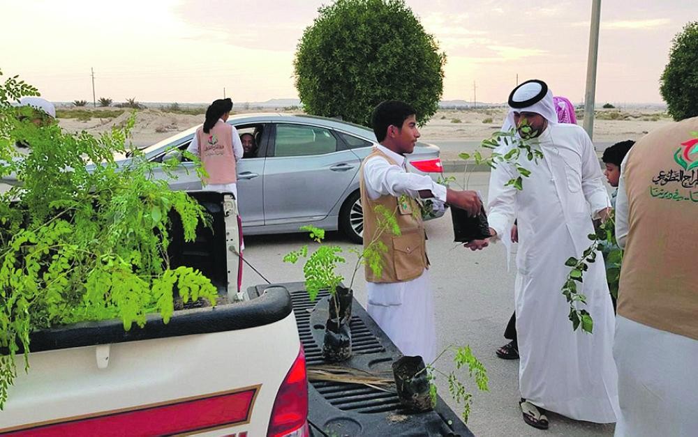 «تطوعي المراح» يوزع 1000 شتلة مجانية