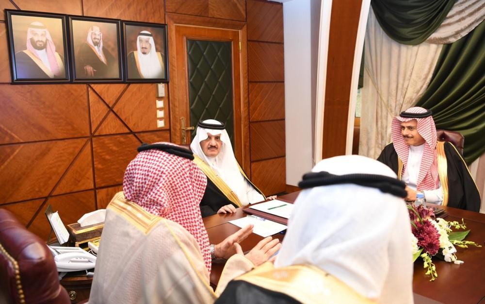 أمير الشرقية يطلع على موقع أول محطة نووية بالمملكة 